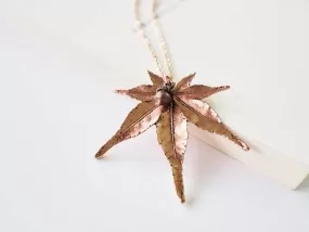 Maple leaf with acorn woodland bobo necklace